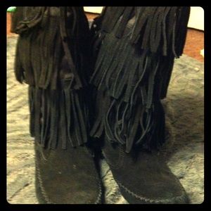 LC Lauren Conrad Black fringe moccasin Boots 9.5